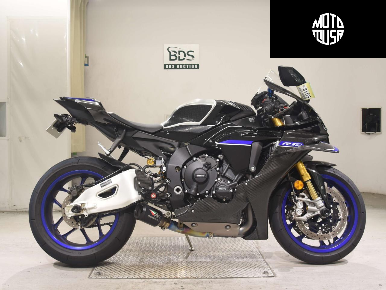 Yamaha YZF-R1M - фото 1