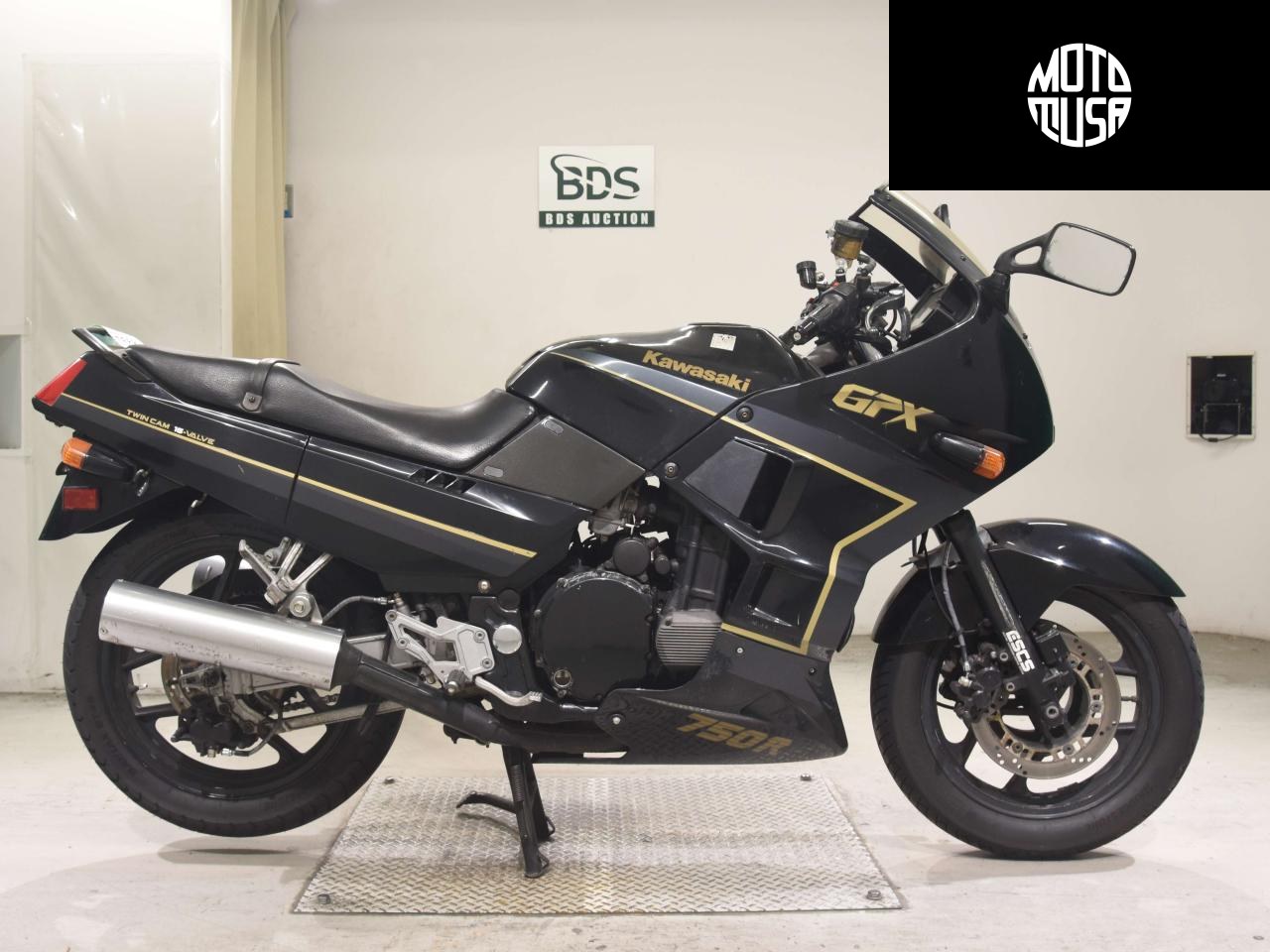 Kawasaki GPX750R - фото 1