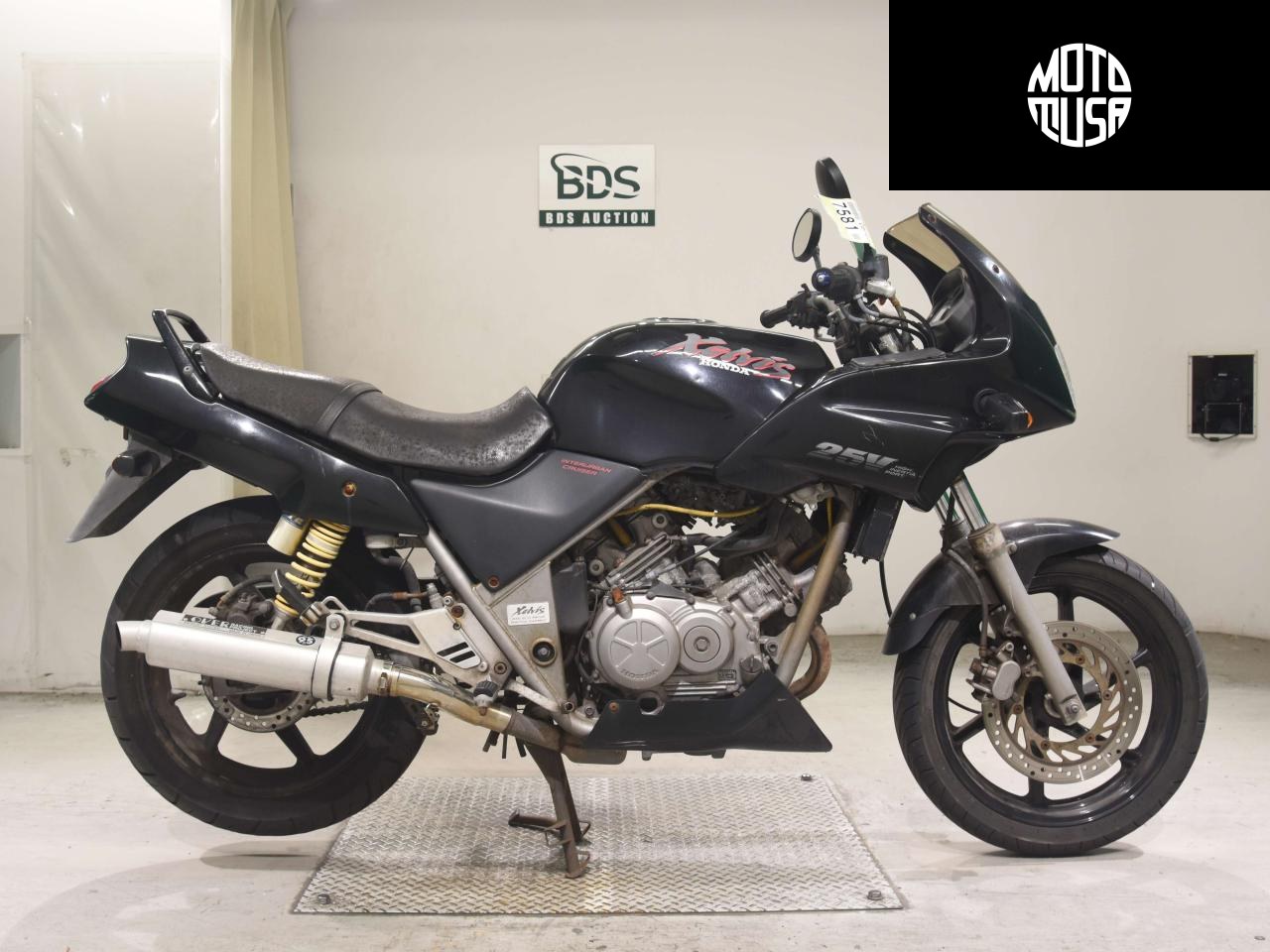 Honda XELVIS - фото 1