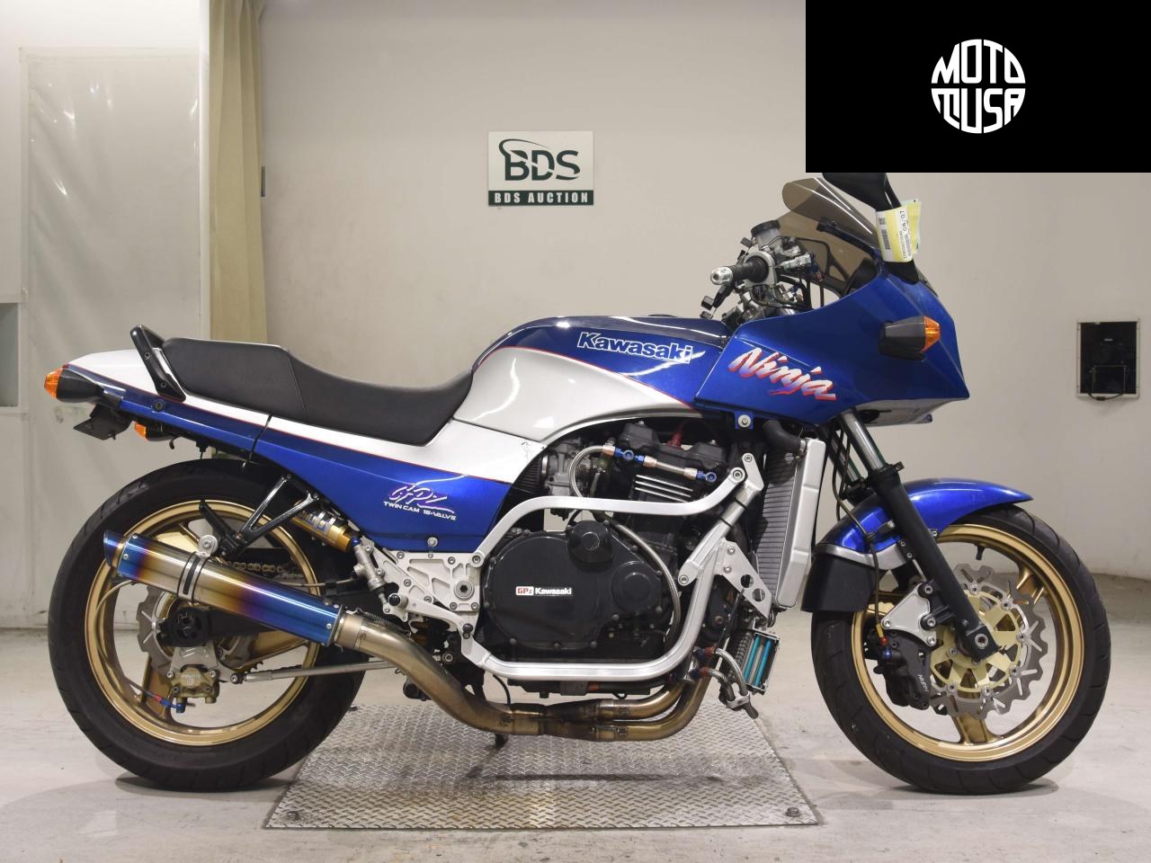Kawasaki GPZ900R - фото 1