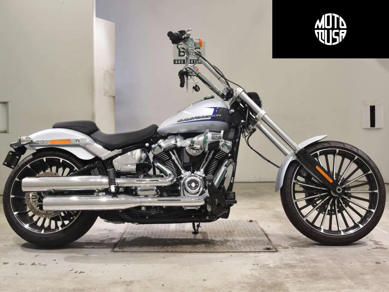 Harley Davidson Softail Breakout FXBR 1920 (FXBR1920) - фото 1