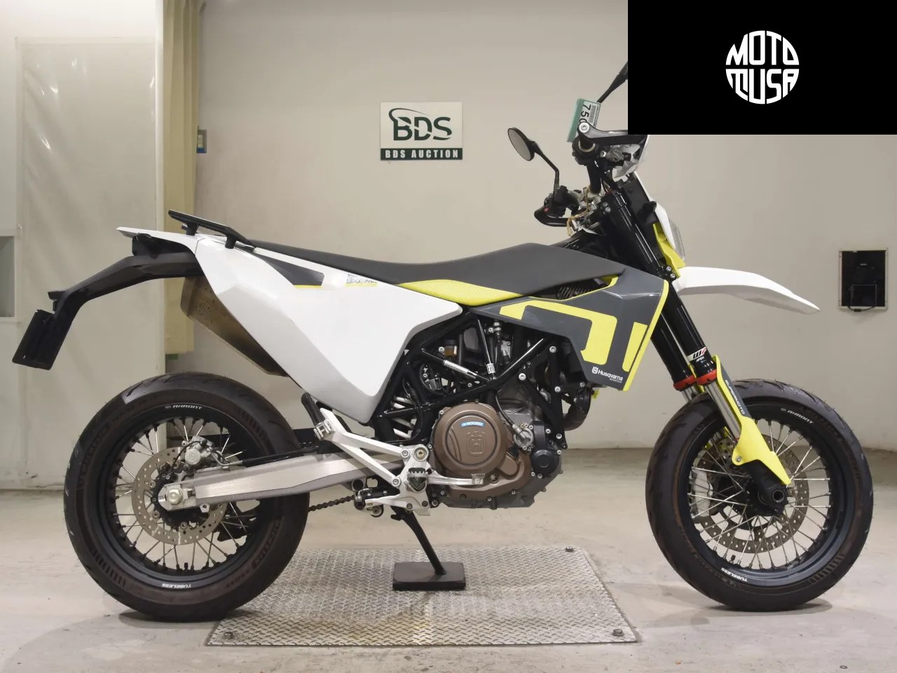 Husqvarna 701 Supermoto (701SM) - фото 1