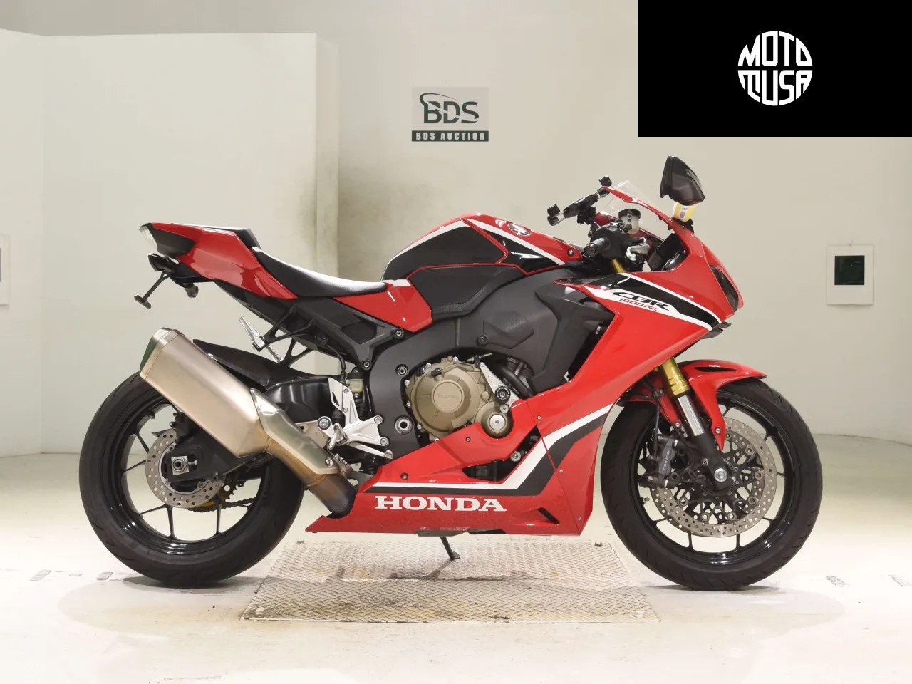 Honda CBR 1000RR (CBR1000RR-3) - фото 1