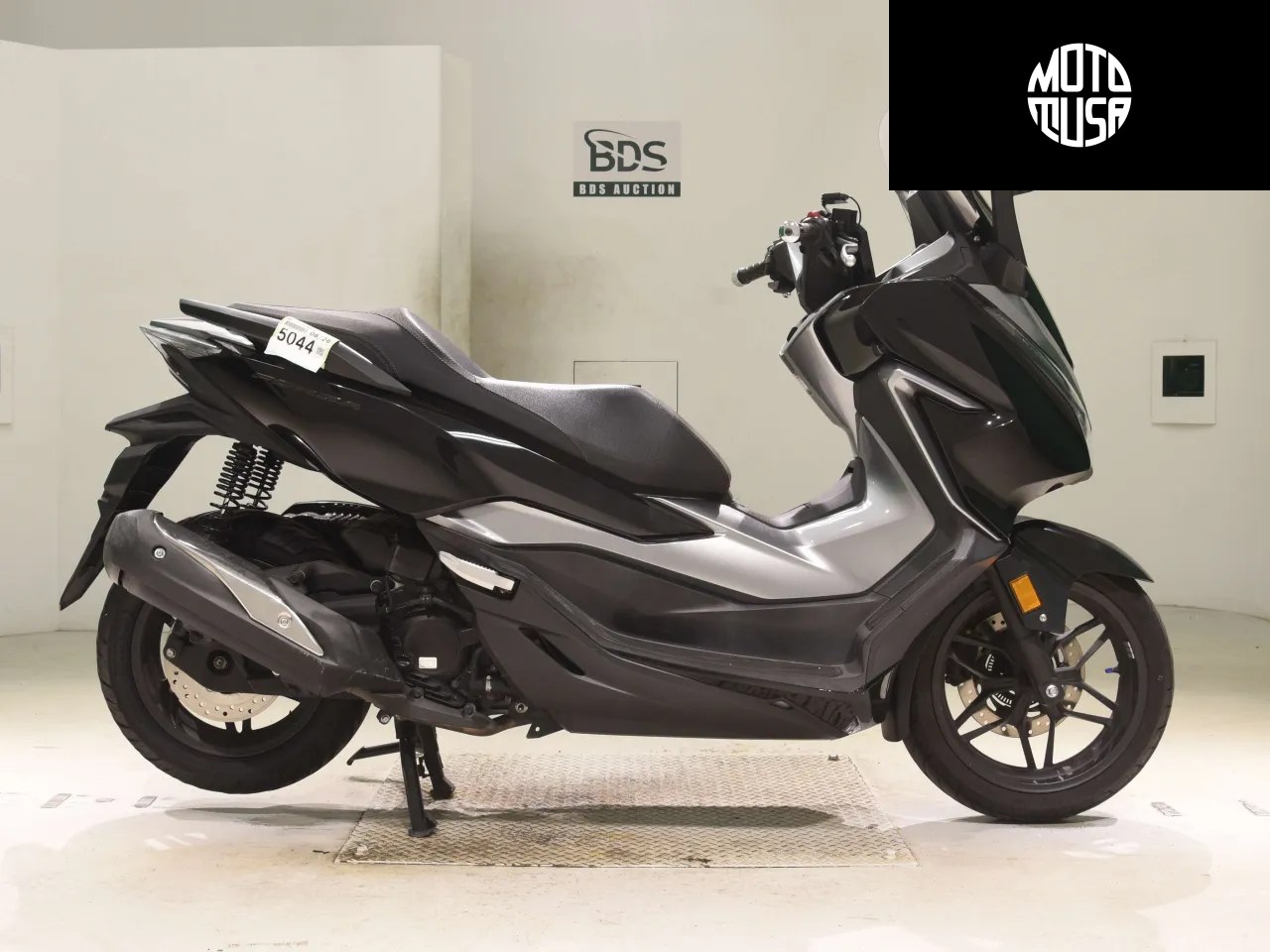 Honda Forza 250 (FORZA-4) - фото 1