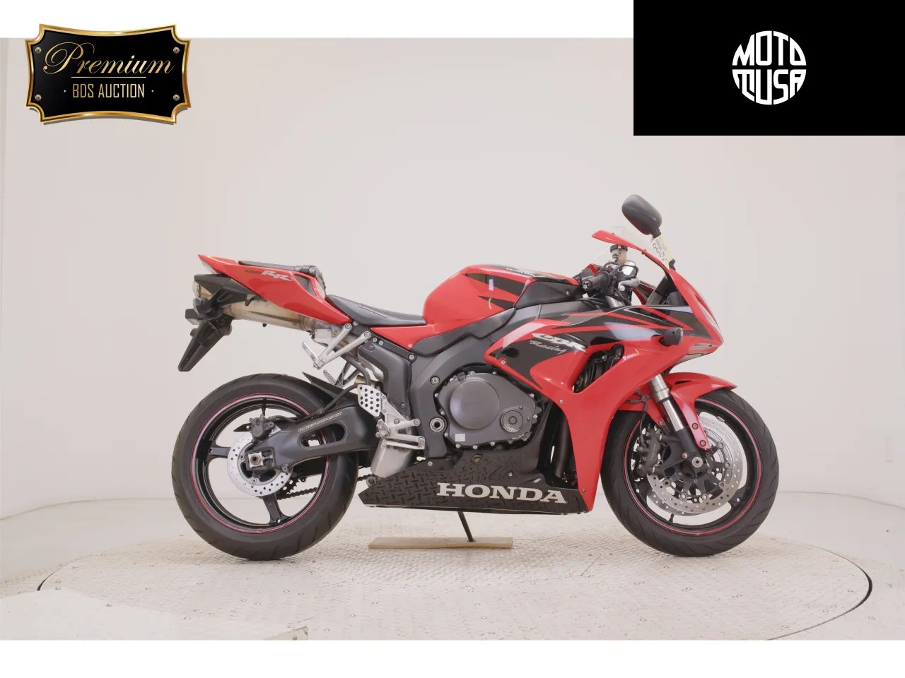 Honda CBR 1000RR - фото 1
