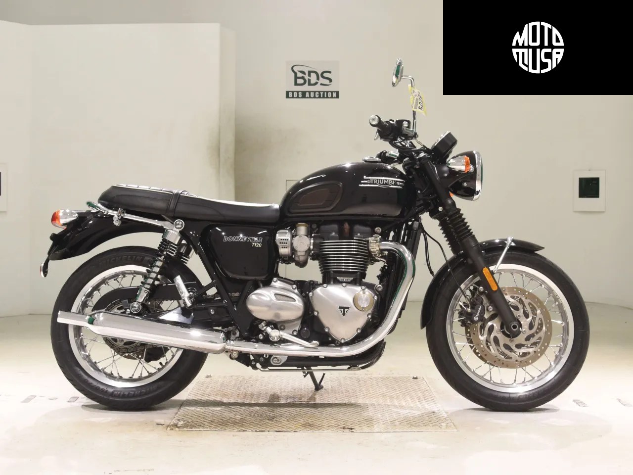 Triumph Bonneville T120 - фото 1