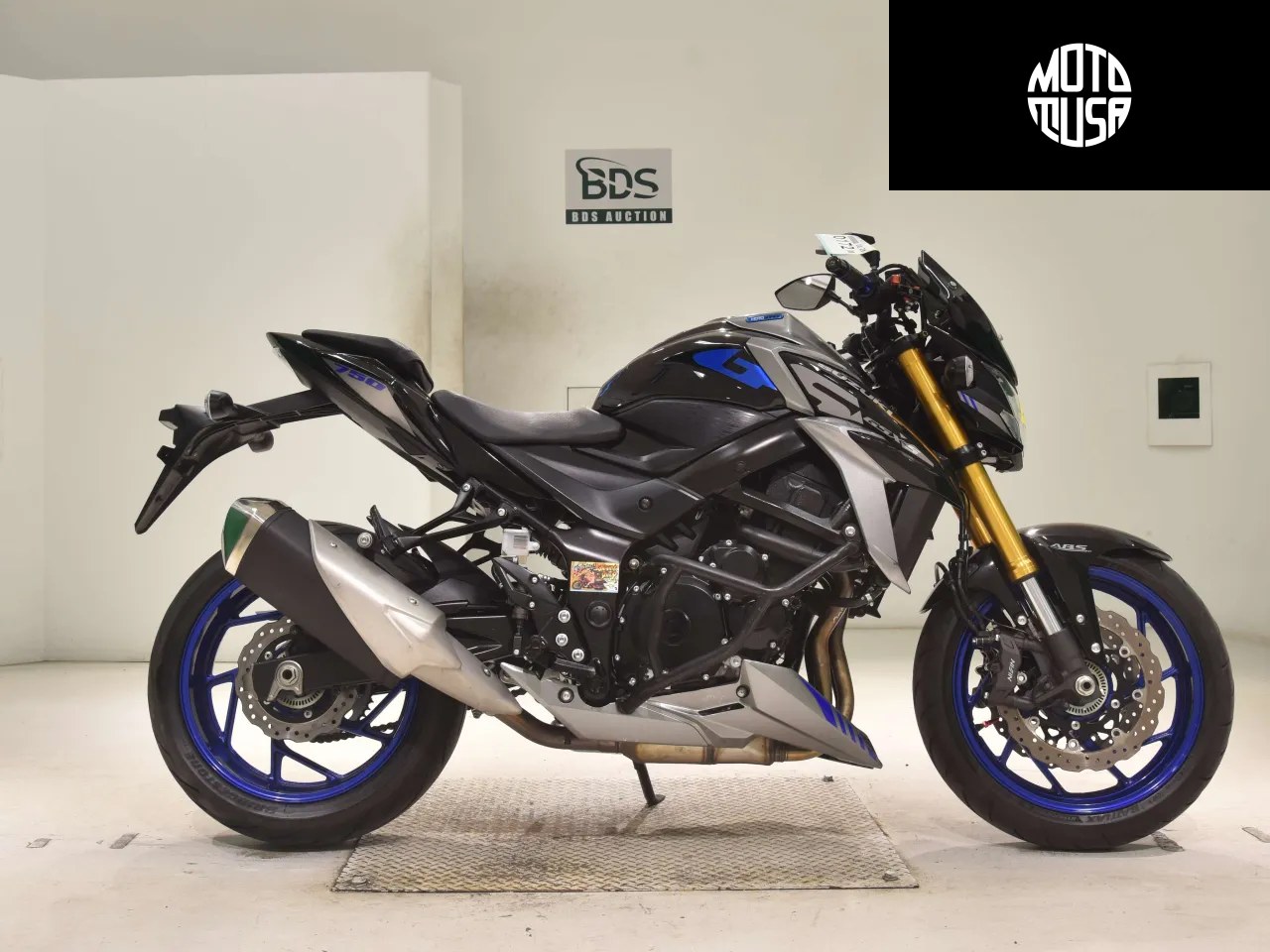 Suzuki GSX-S 750 - фото 1