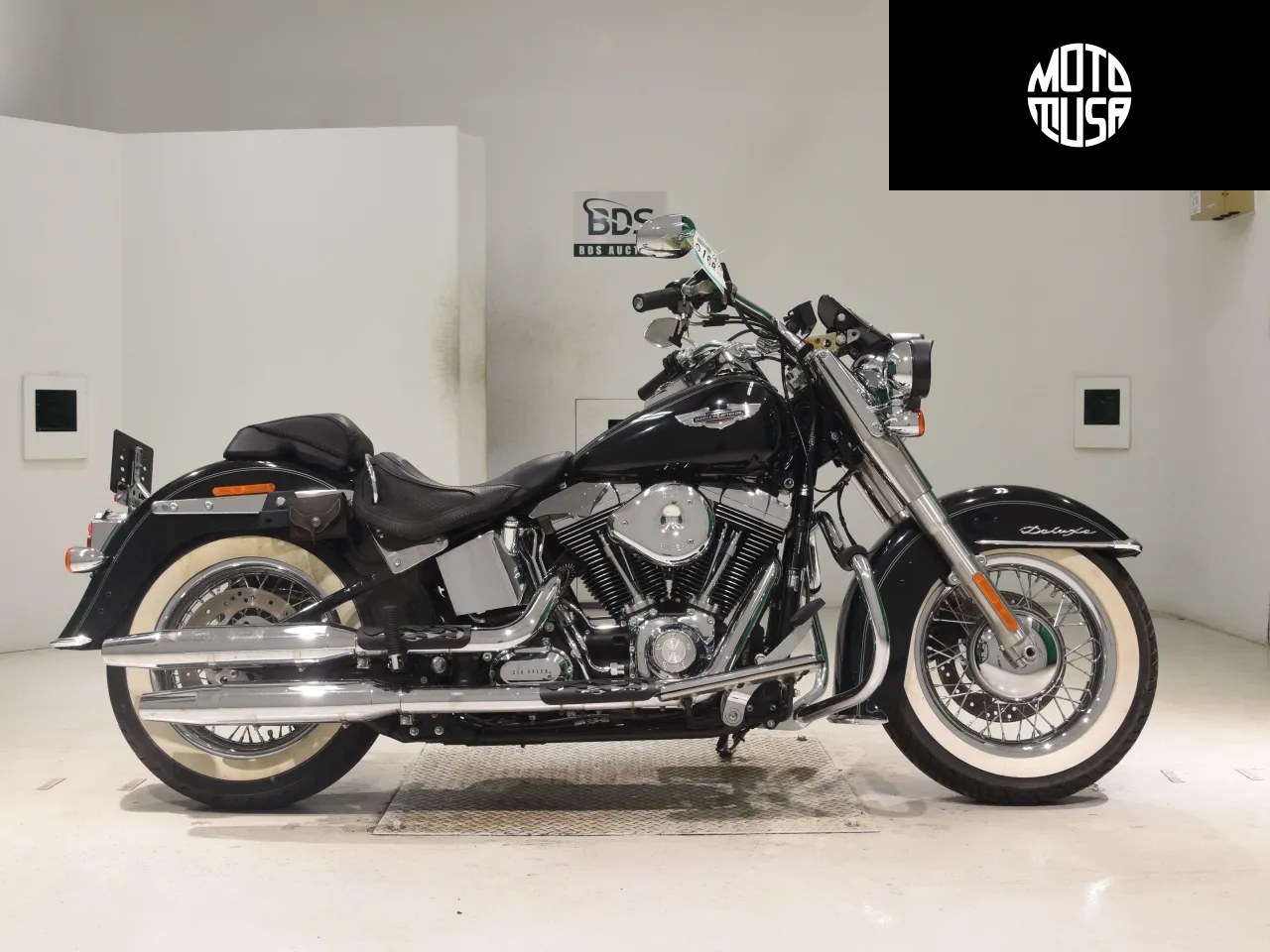 Harley Davidson Softail Deluxe FLSTN 1580 (FLSTN1580) - фото 1