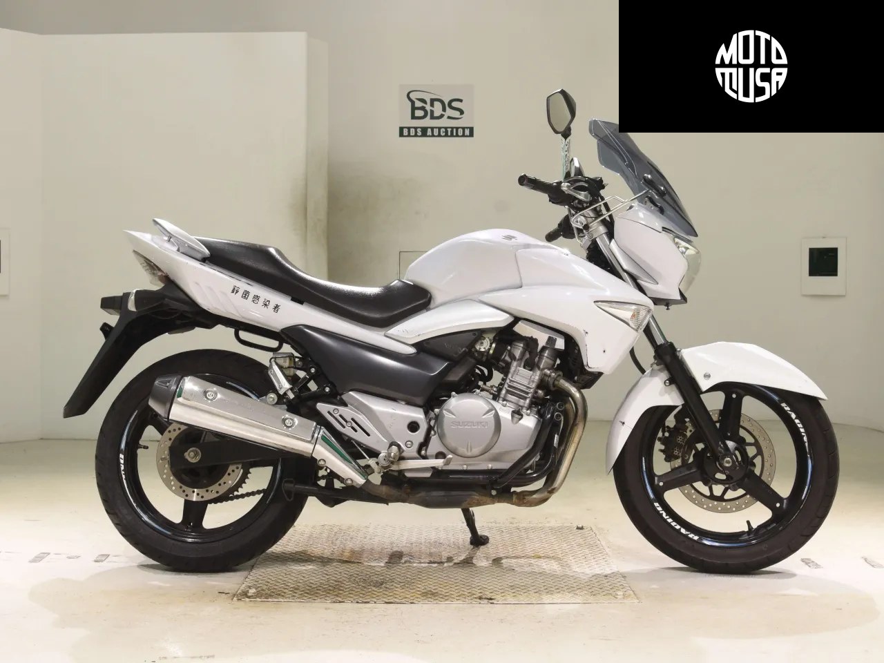 Suzuki GSR 250 - фото 1