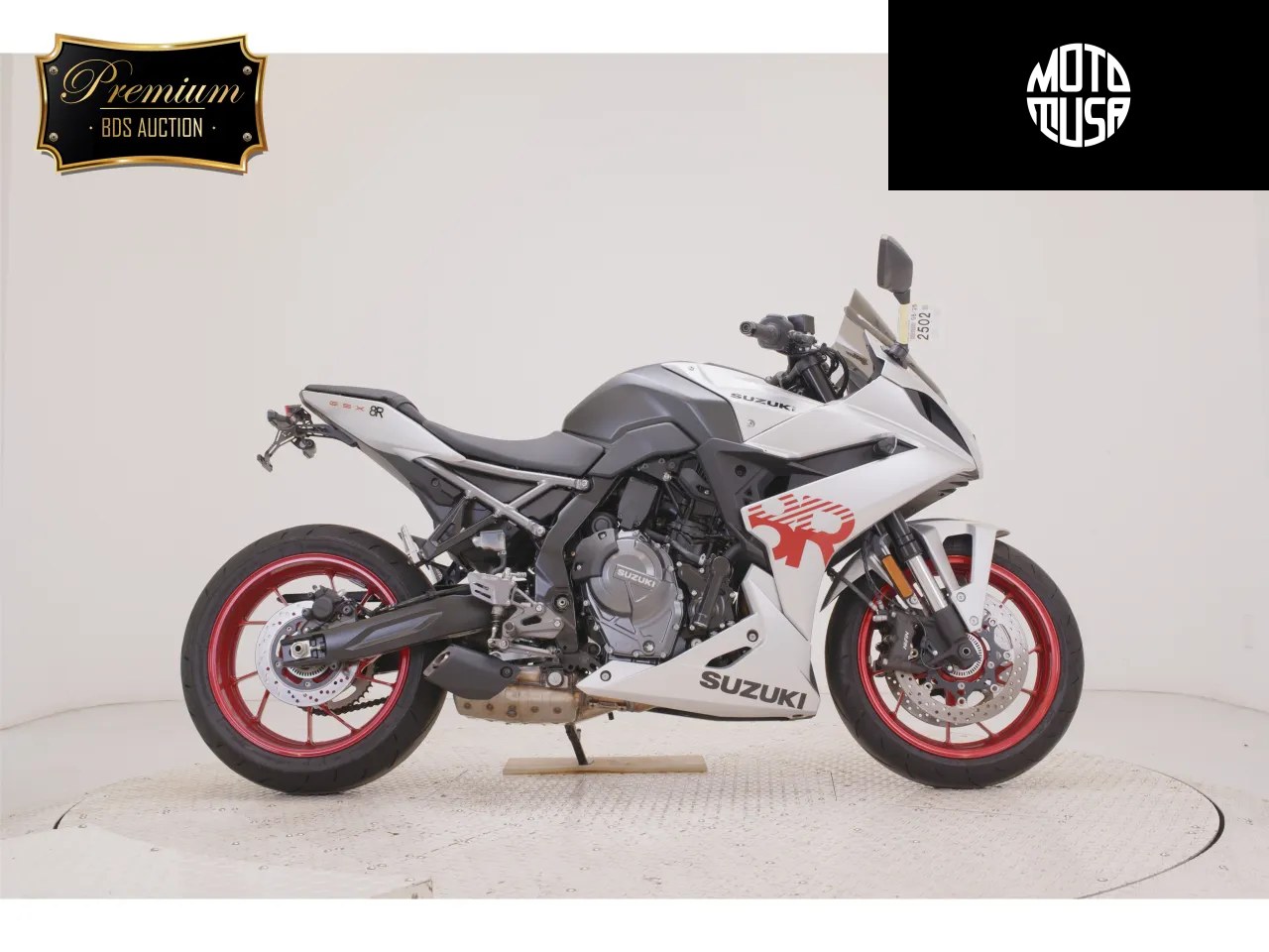 Suzuki GSX-8R - фото 1