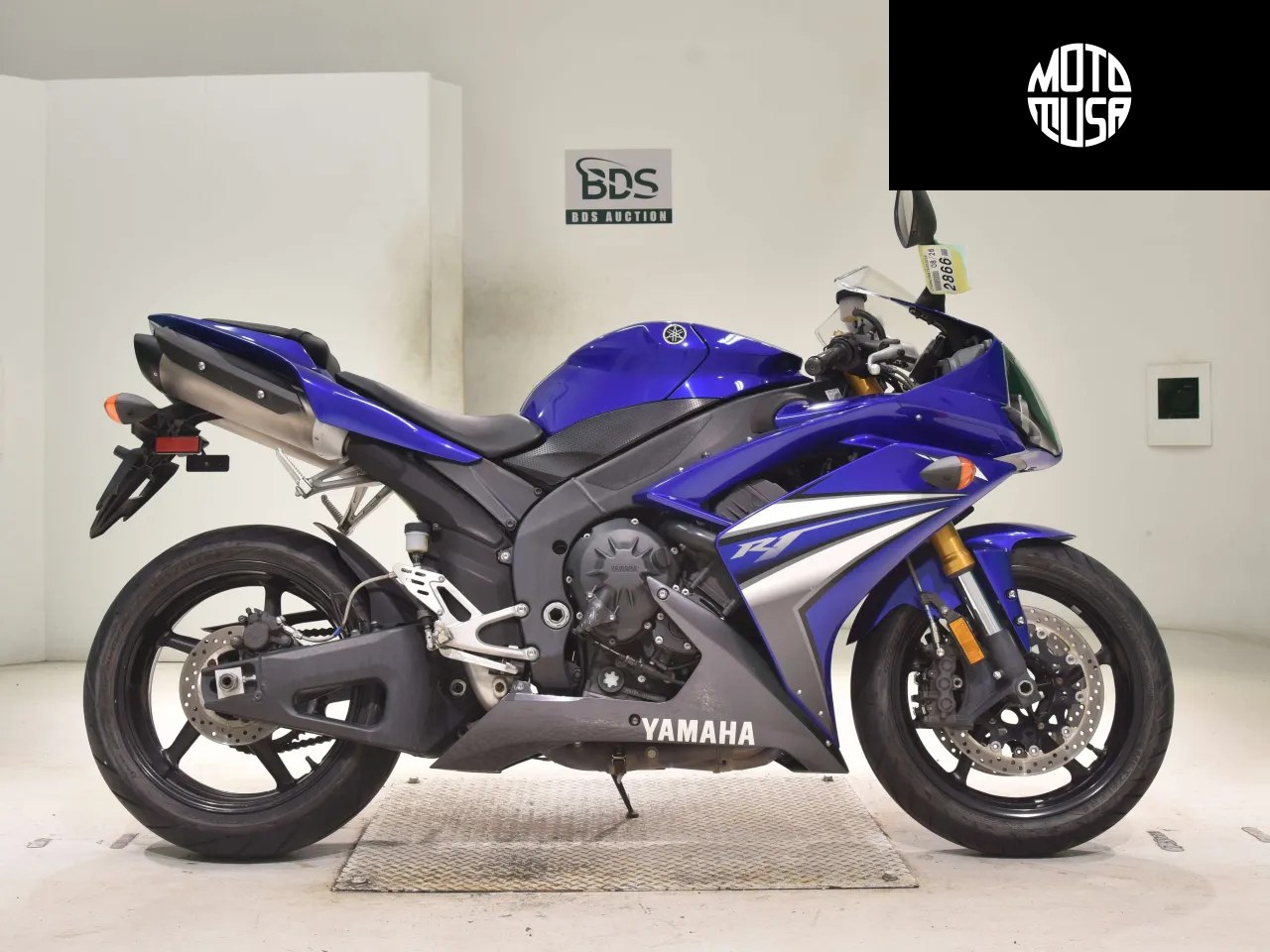 Yamaha YZF-R1 - фото 1