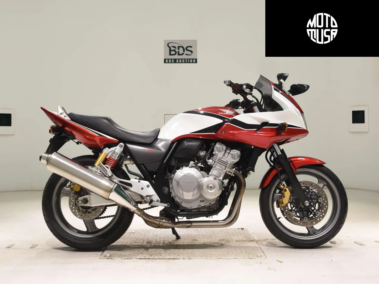 Honda CB 400 Super Boldor (CB400SFV BOL D'OR-2) - фото 1