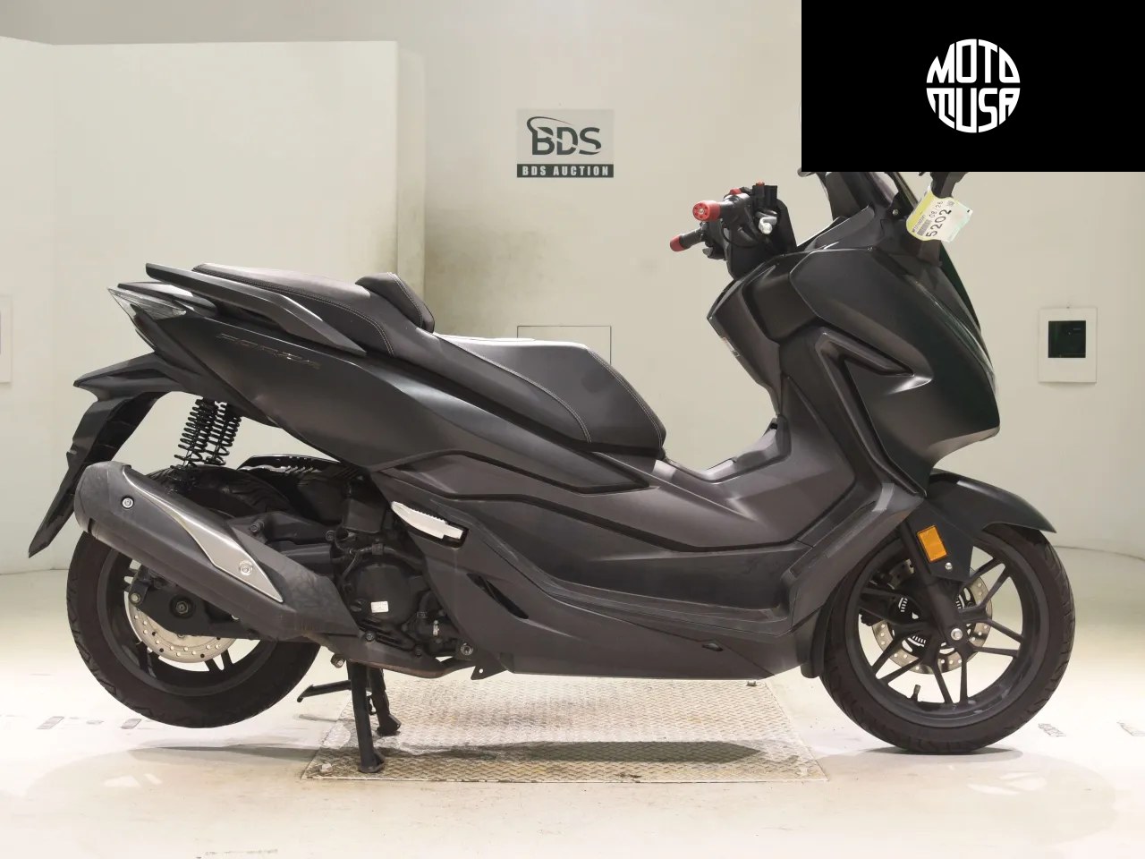Honda Forza 250 (FORZA-4) - фото 1