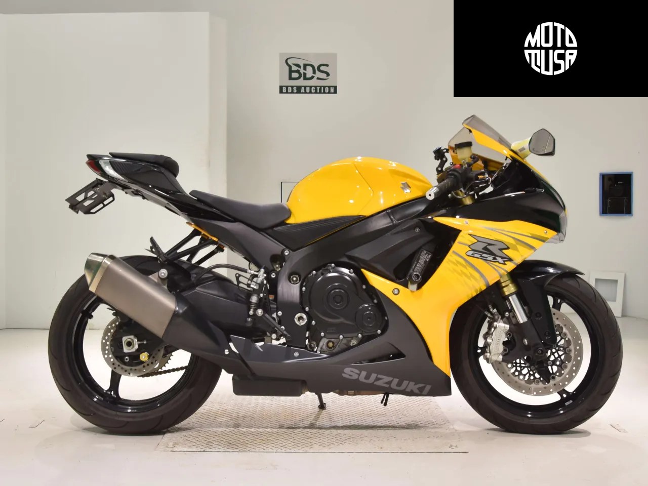 Suzuki GSX-R 750 - фото 1