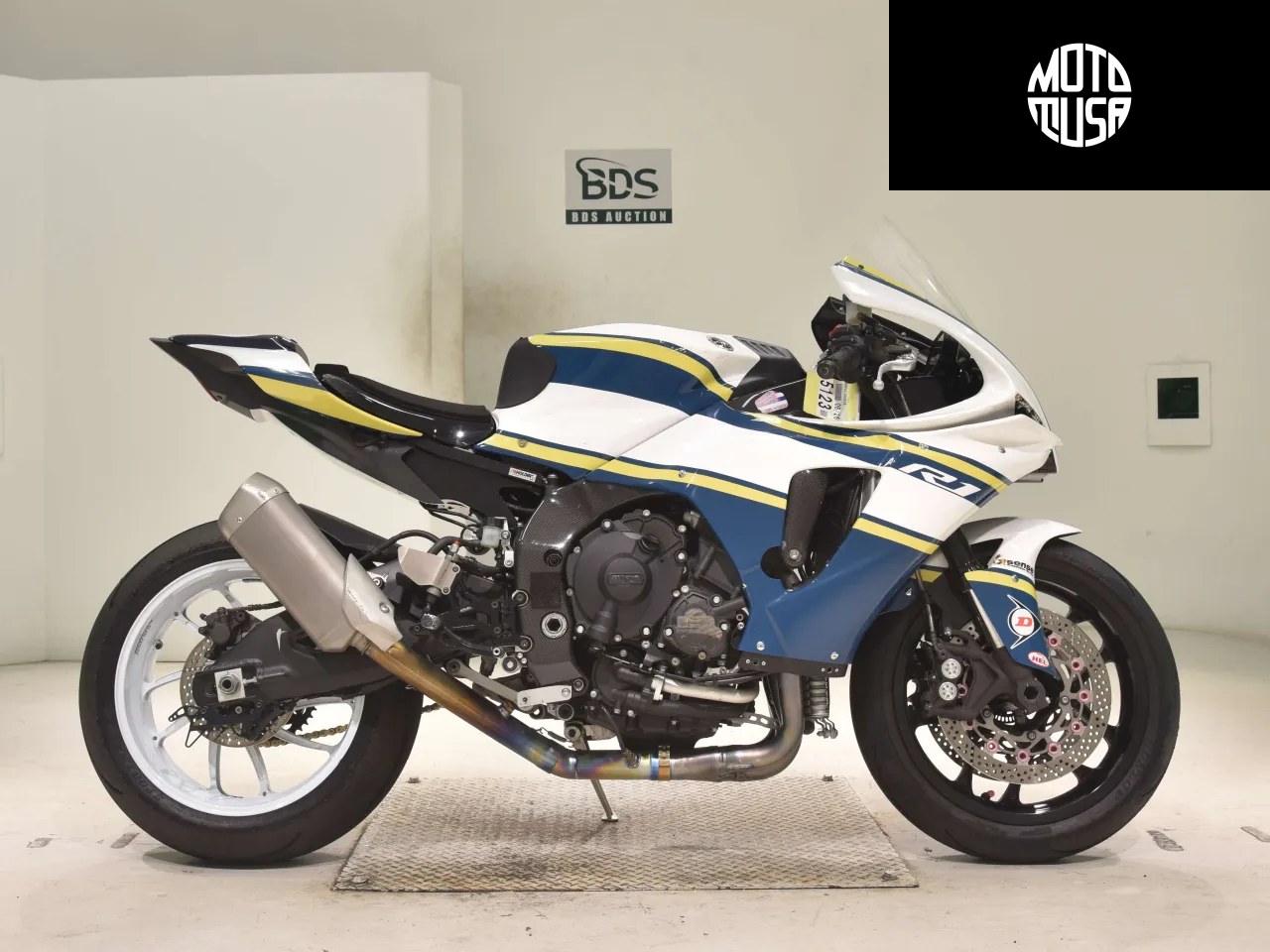Yamaha YZF-R1 - фото 1