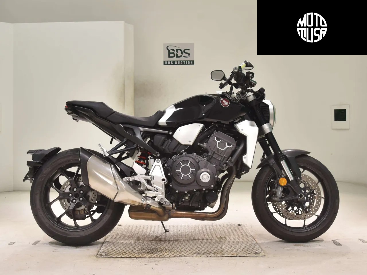Honda CB 1000R (CB1000R-2) - фото 1