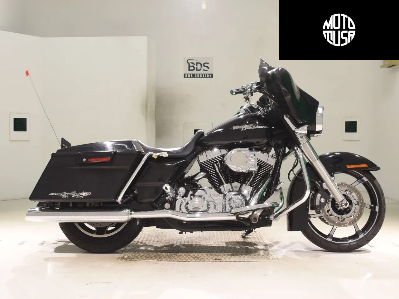 Harley Davidson Street Glide FLHX 1580 (FLHX1580) - фото 1