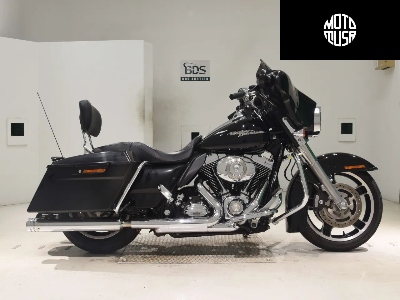 Harley Davidson Street Glide FLHX 1580 (FLHX1580) - фото 1