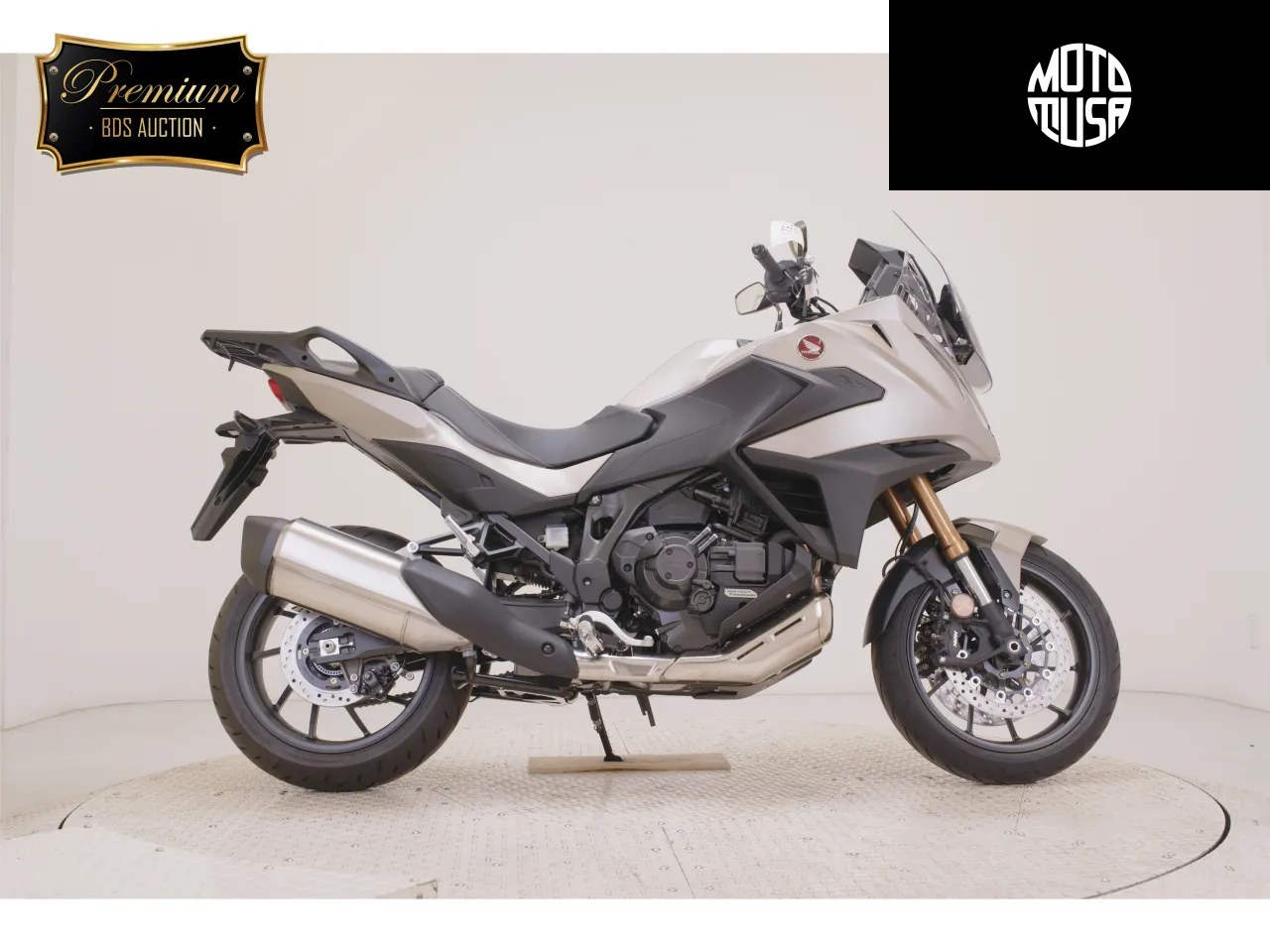 Honda NT 1100 - фото 1