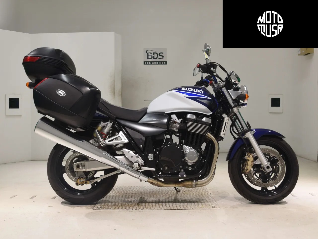 Suzuki GSX 1400 - фото 1