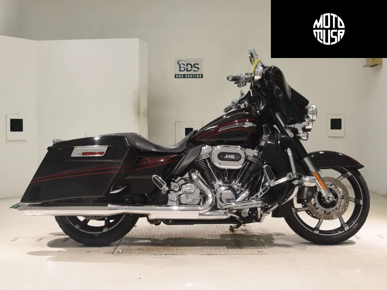 Harley Davidson CVO Street Glide FLHXSE 1800 (FLHXSE1800CVO) - фото 1