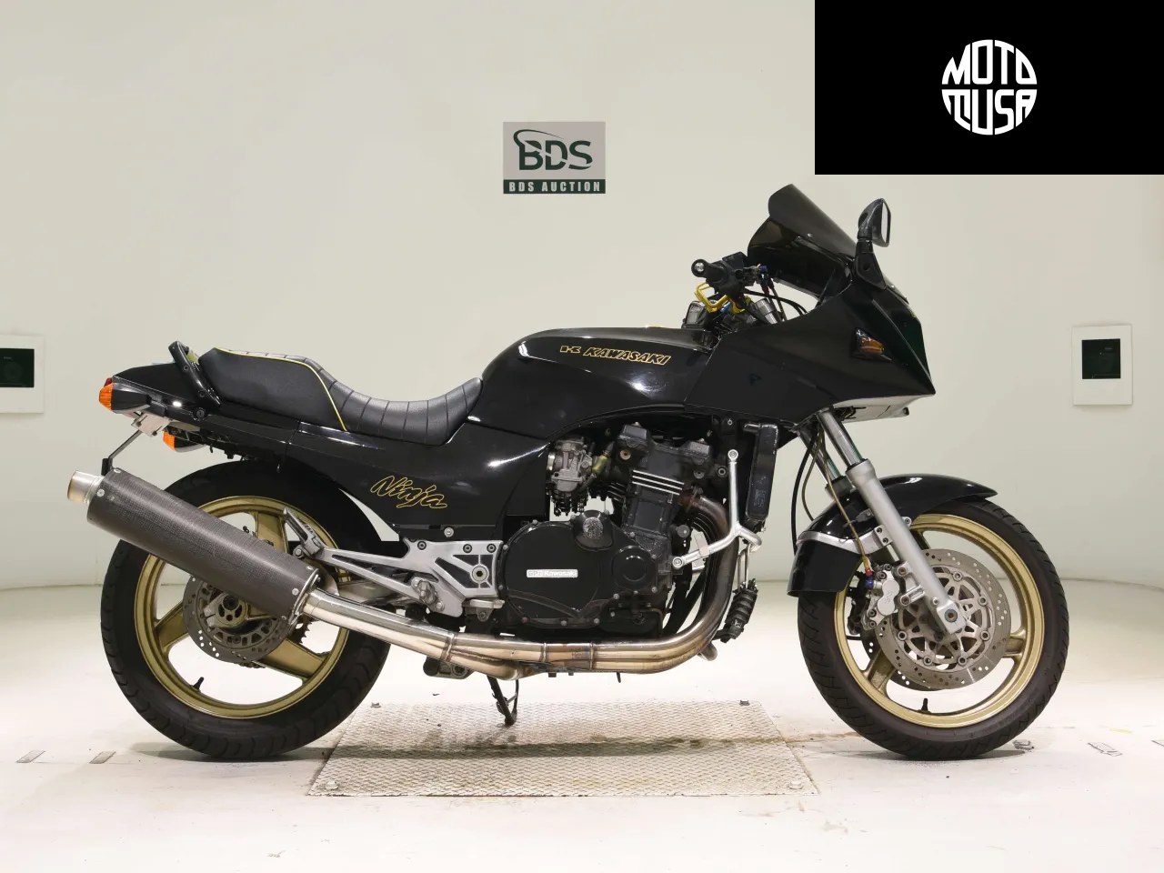 Kawasaki GPZ 900R Ninja (GPZ900R) - фото 1