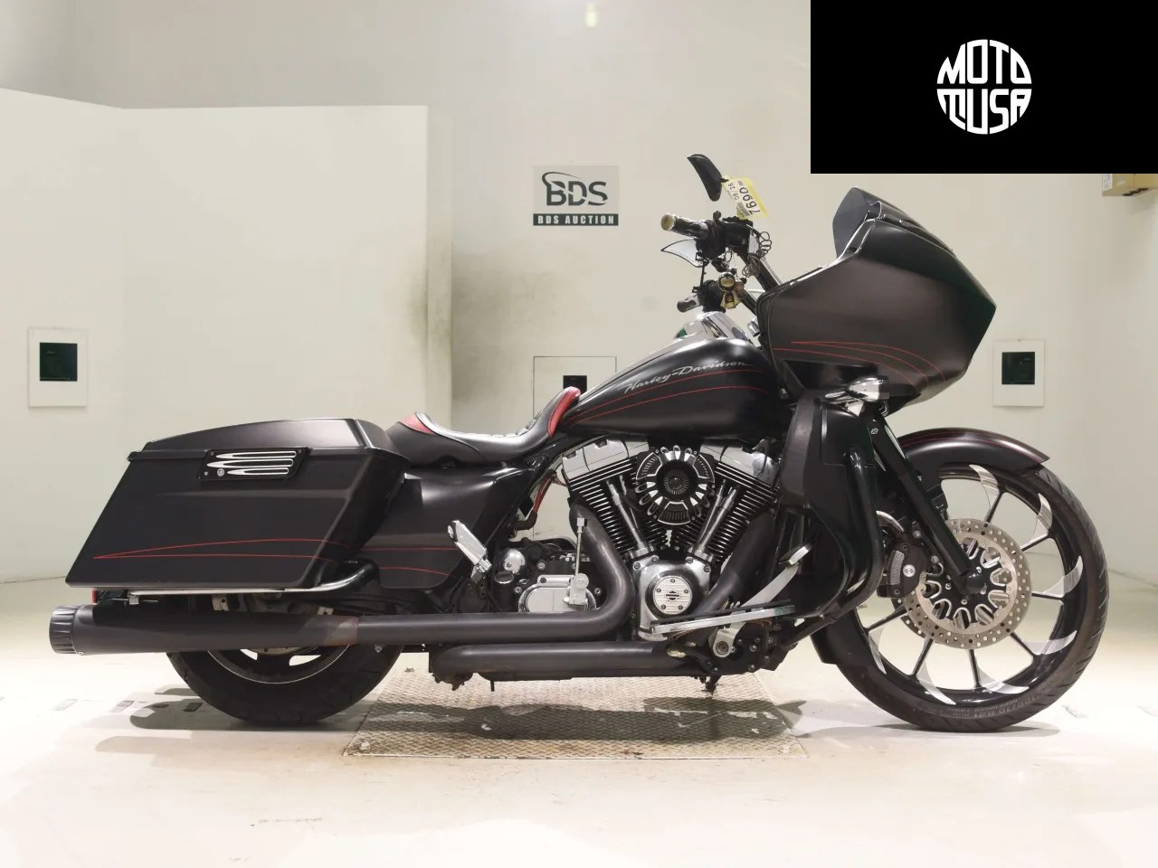 Harley Davidson Road Glide FLTRX 1690 (FLTRX1690) - фото 1