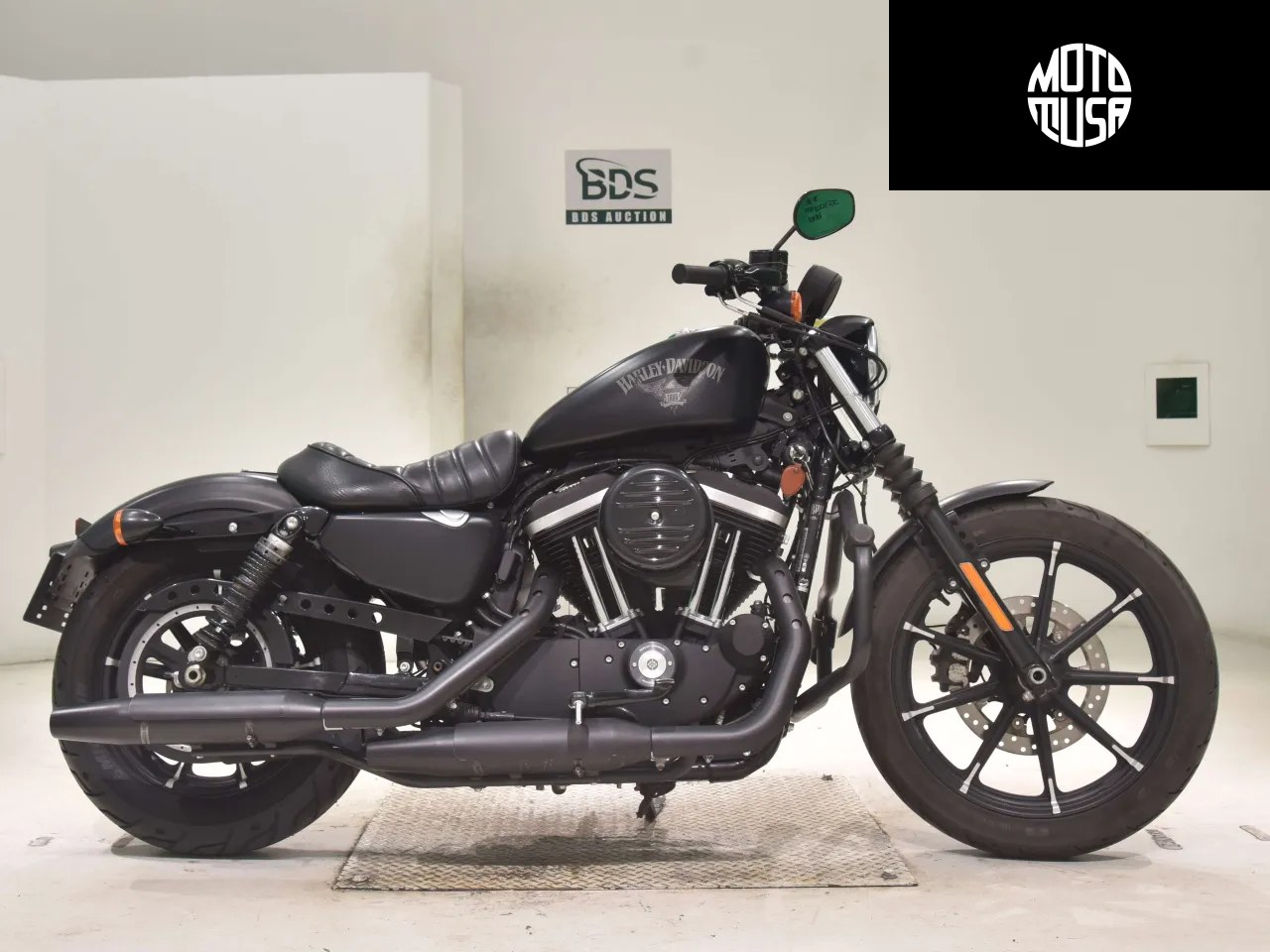 Harley Davidson Sportster Iron XL 883N (XL883N) - фото 1