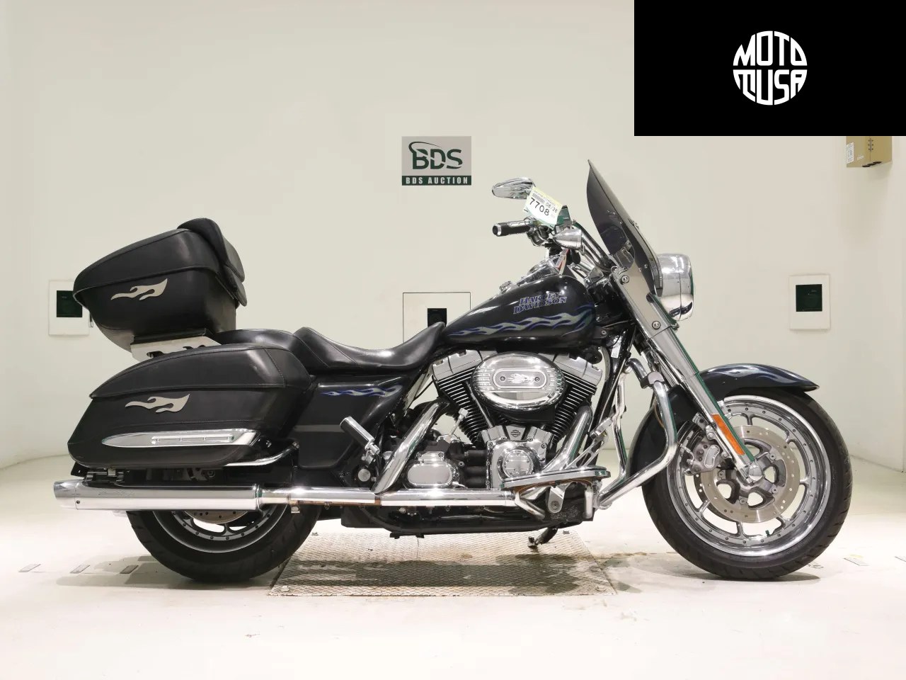 Harley Davidson CVO Road King FLHR 1580 (FLHR1580CVO) - фото 1