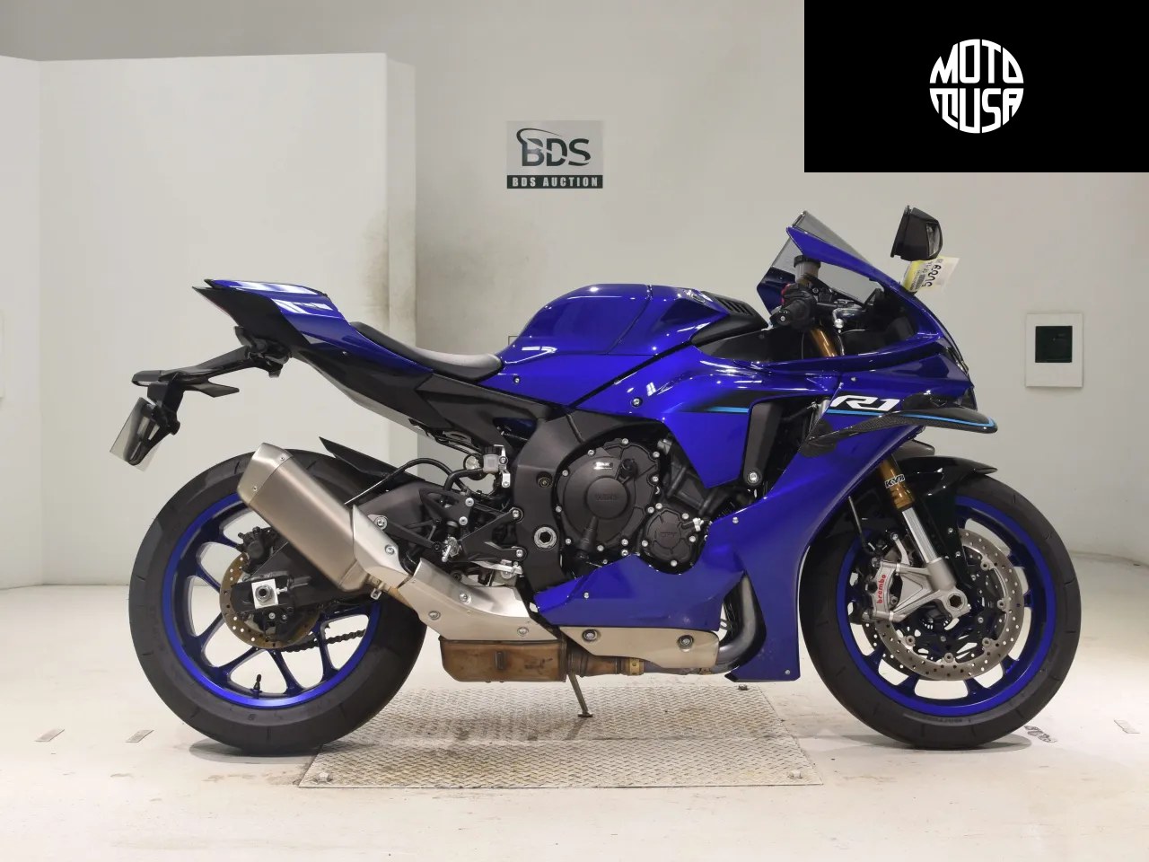 Yamaha YZF-R1 - фото 1