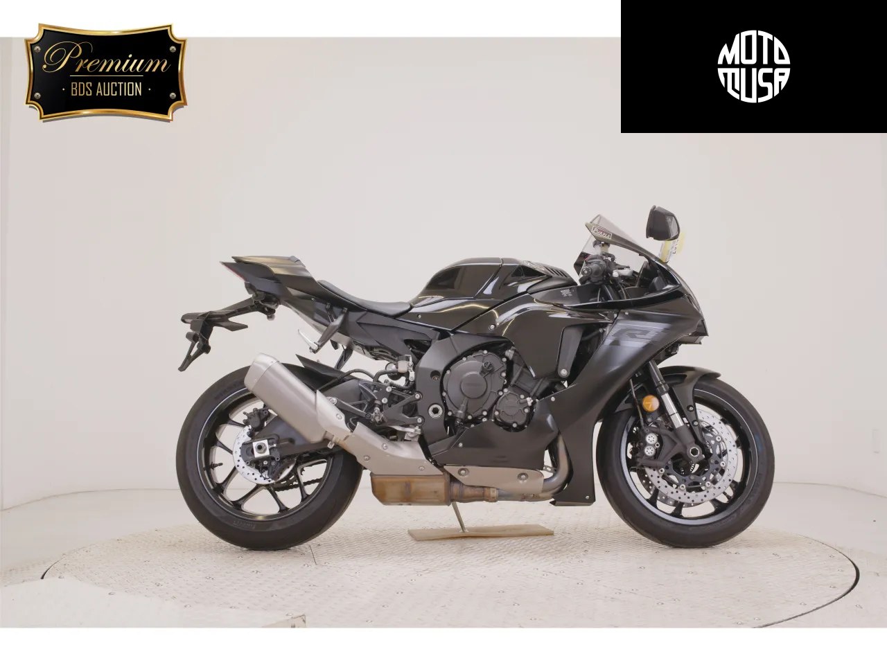 Yamaha YZF-R1 - фото 1