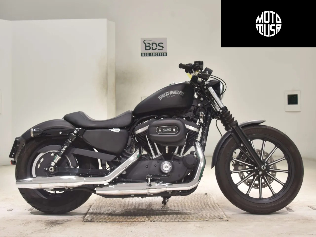Harley Davidson Sportster Iron XL 883N (XL883N) - фото 1