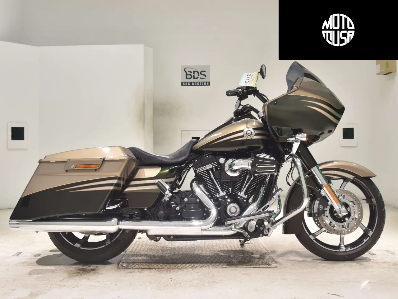 Harley Davidson CVO Road Glide Custom FLTRXSE 1800 (FLTRXSE1800CVO) - фото 1