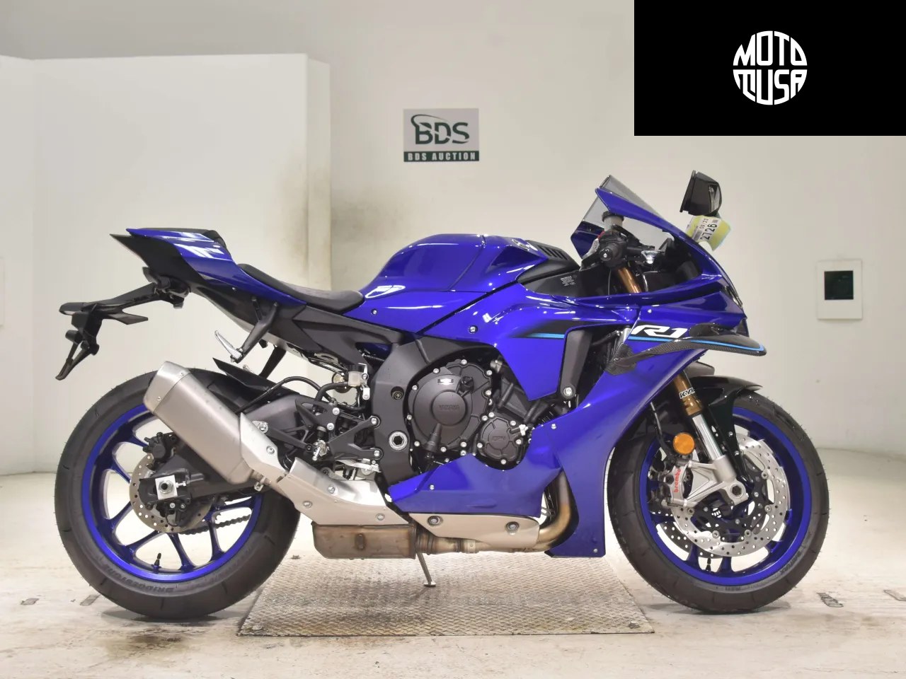 Yamaha YZF-R1 - фото 1