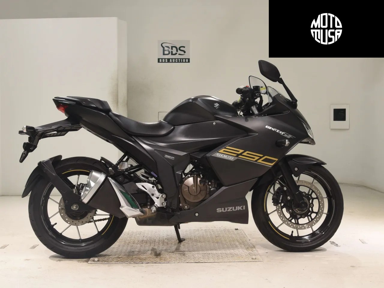 Suzuki Gixxer SF 250 (Zikser 250SF) - фото 1