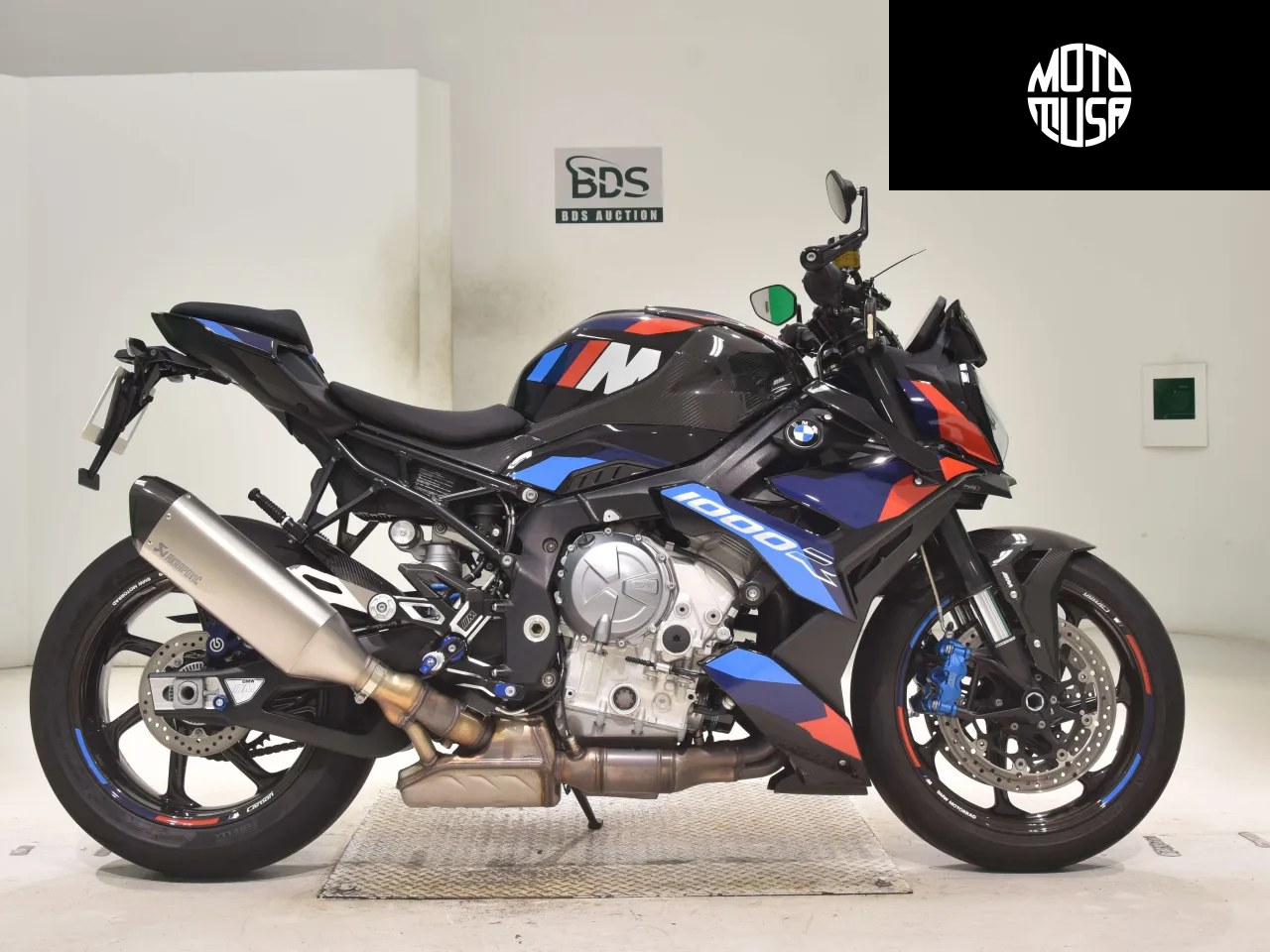 BMW M1000R - фото 1