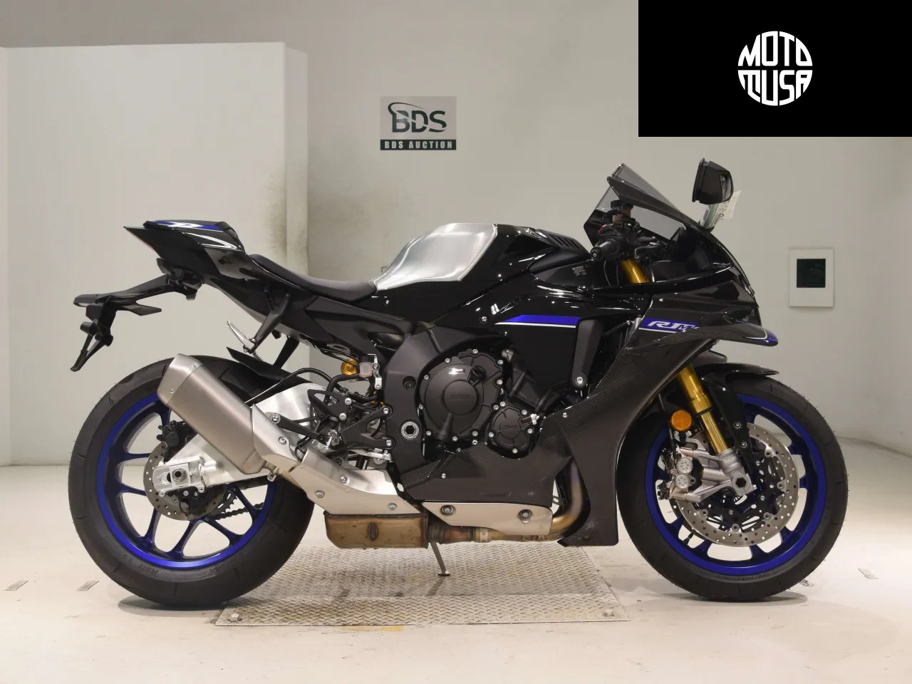 Yamaha YZF-R1M - фото 1
